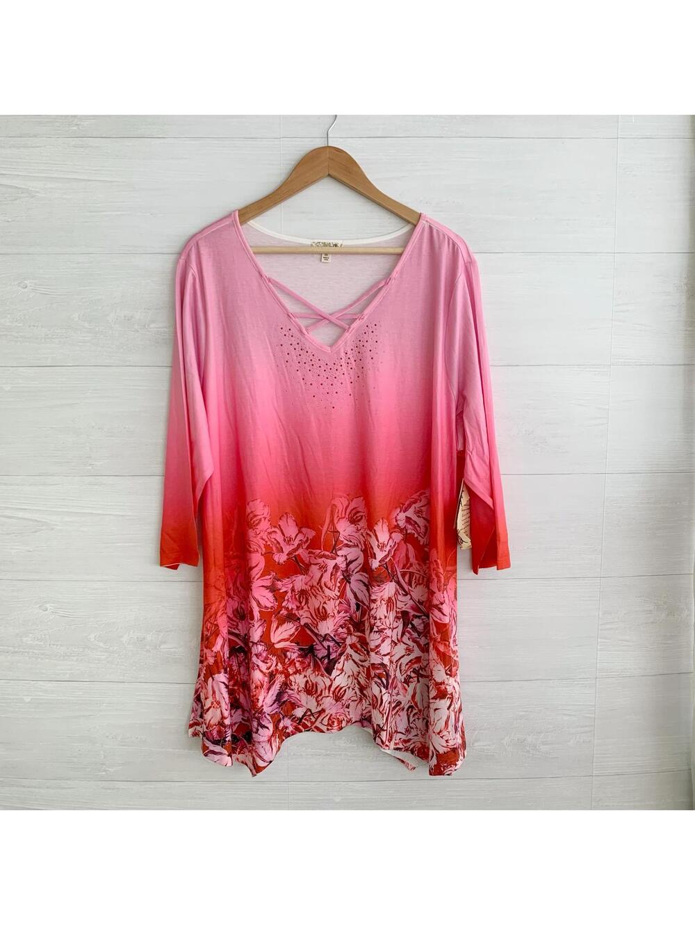 NWT One World Pink Red Ombre Floral Sharkbite Tunic Top 2X Plus V Neck